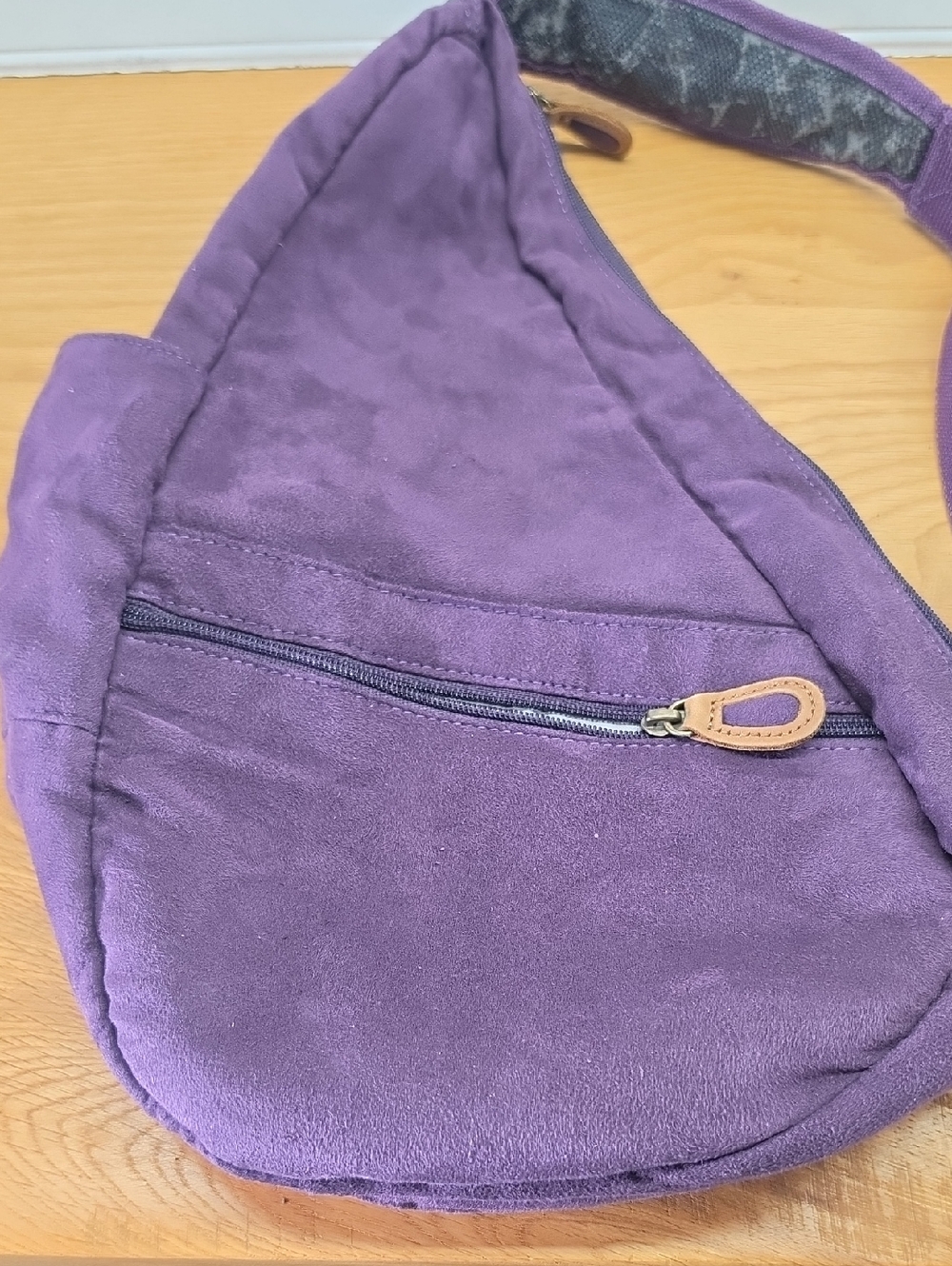L L Bean Ameribag Healthy Back Purple Sling Crossbody Bag - Picture 3 of 6